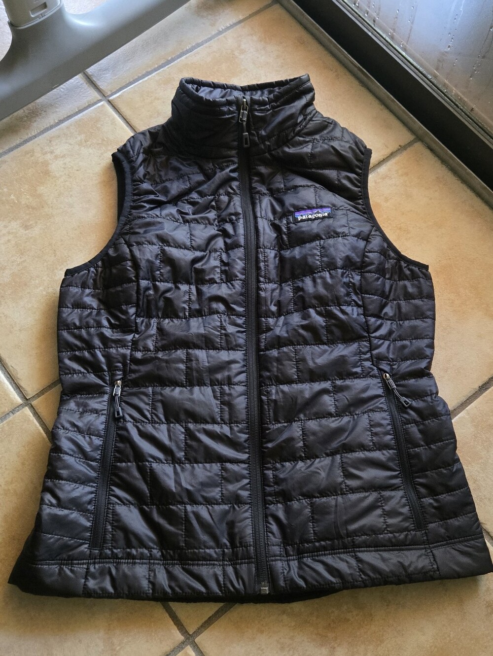 NEW WITH TAGS Patagonia Nano Puff Vest Black Quilted Size Small Womens